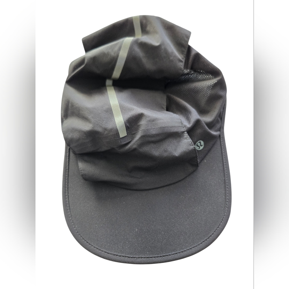 NWT Black Lululemon Cap with Reflective Stripes Size L/XL